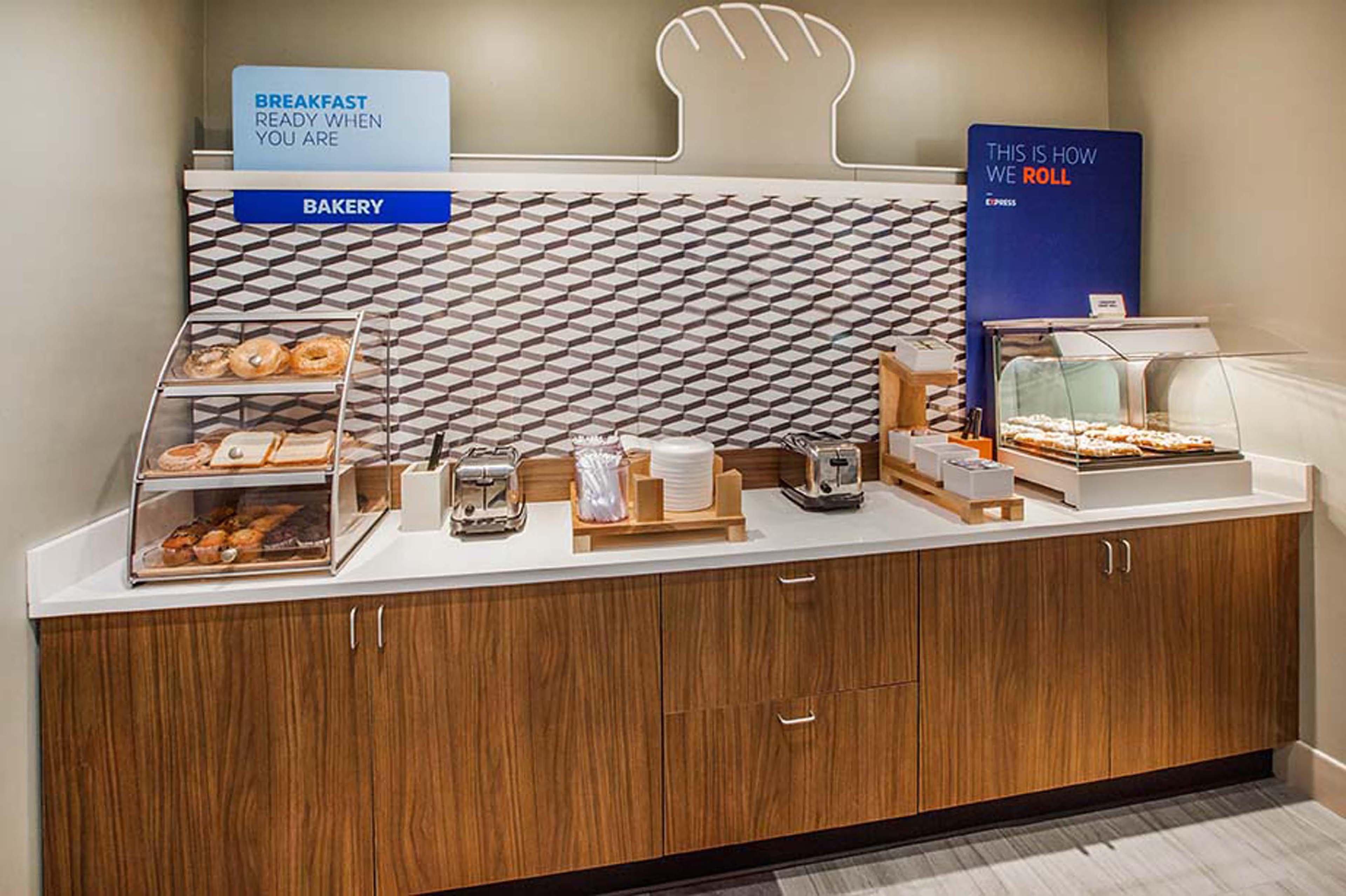 Holiday Inn Express Fresno Northwest - Herndon By Ihg Exteriér fotografie